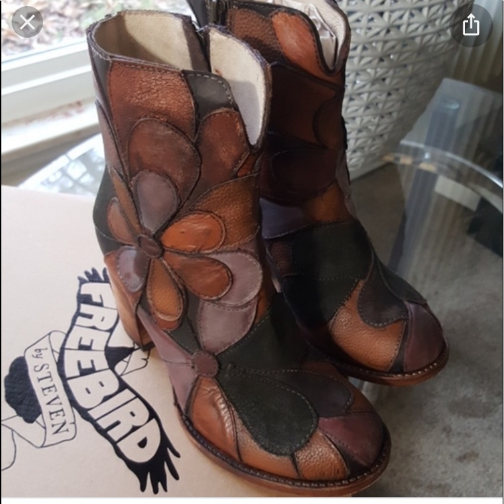 In search of these boots in a size 6 or 7!!!!